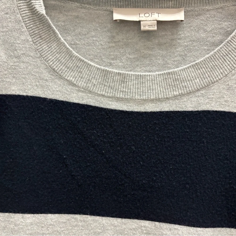 Loft womens long sleeve crew neck sweater gray black wide stripes size lg soft